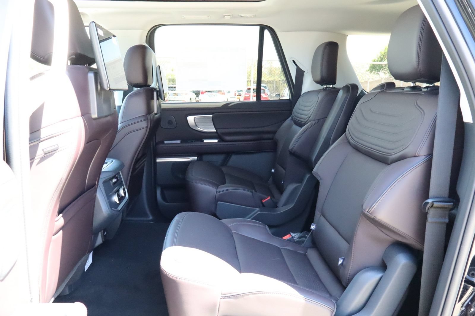New 2027 Ford Expedition Max Platinum w/ Platinum Ultimate Package AWD/4WD image 37