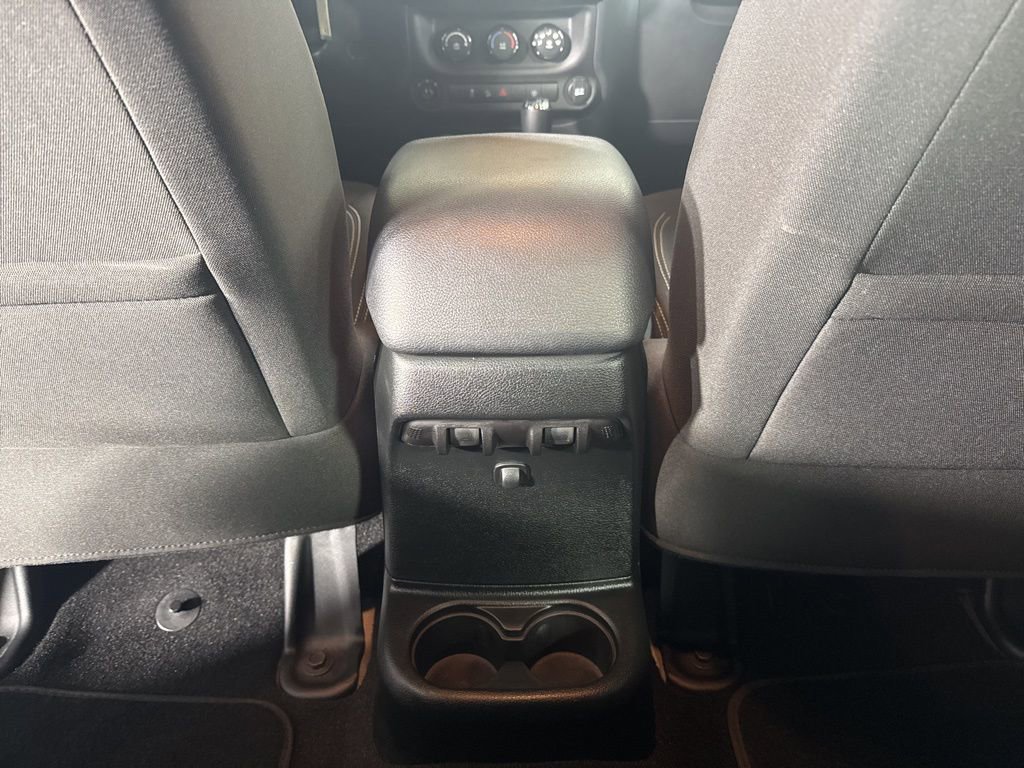 Used 2017 Jeep Wrangler Unlimited Sahara w/ Dual Top Group image 29