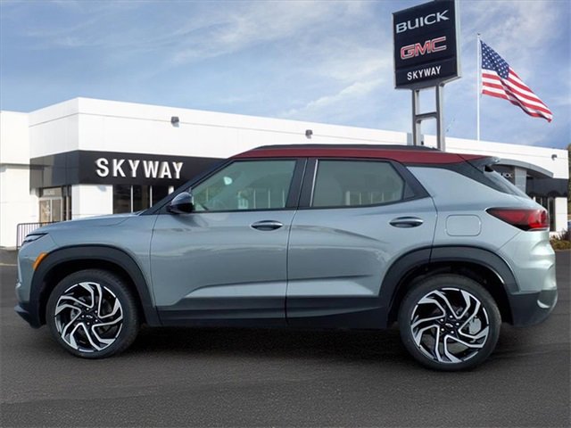 Used 2024 Chevrolet TrailBlazer RS w/ Driver Confidence Package image 3