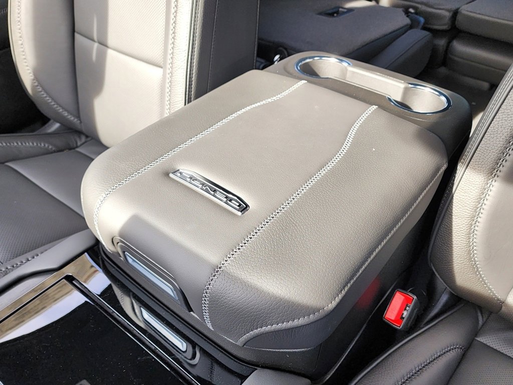 New 2026 GMC Yukon Denali w/ Denali Reserve Package image 36