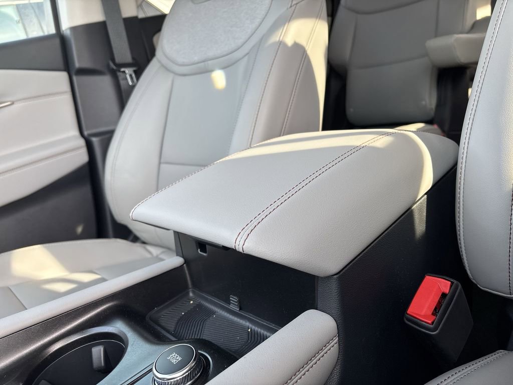 Used 2025 Ford Explorer Active w/ Active Comfort Package image 23