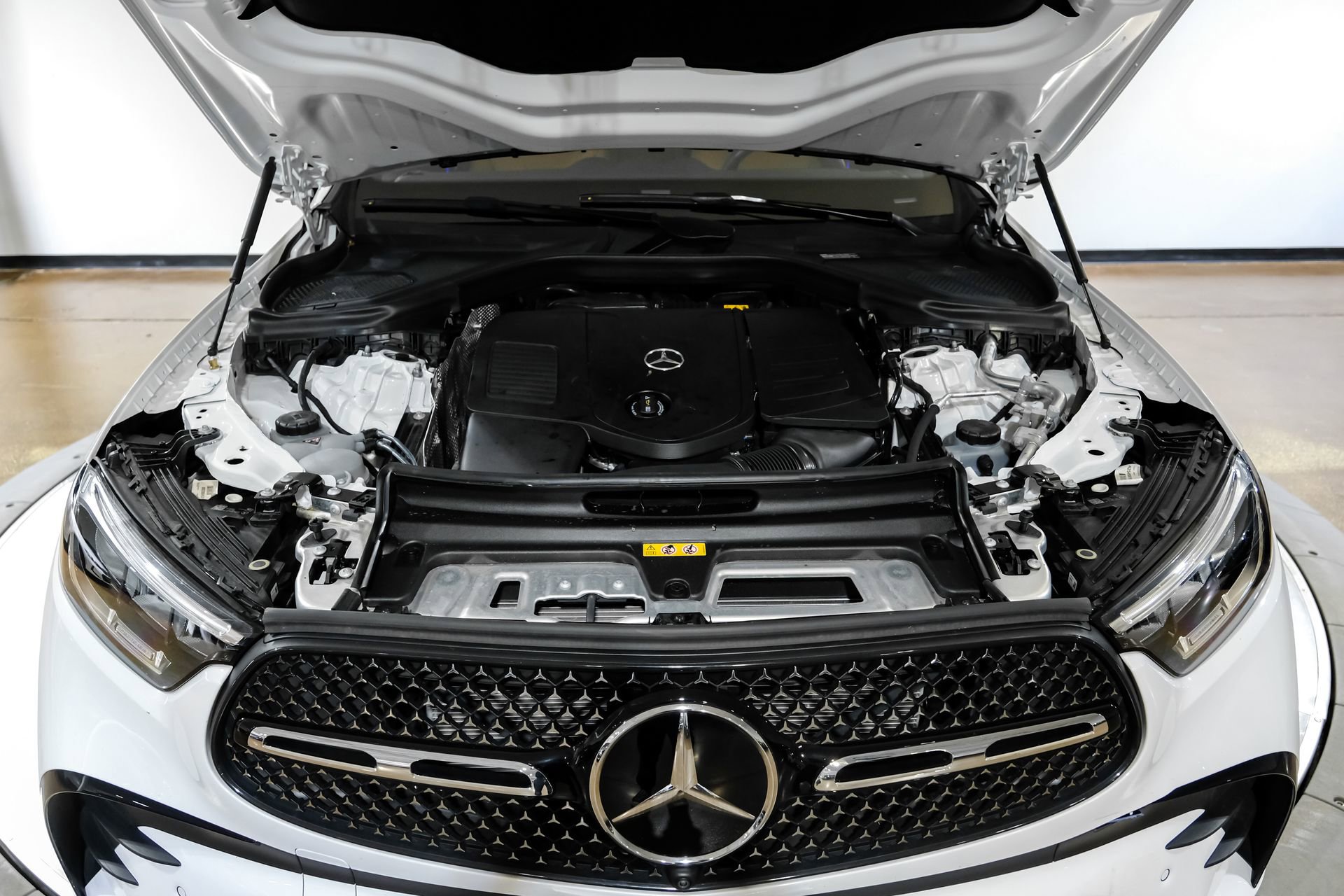 Used 2024 Mercedes-Benz GLC 300 4MATIC image 49