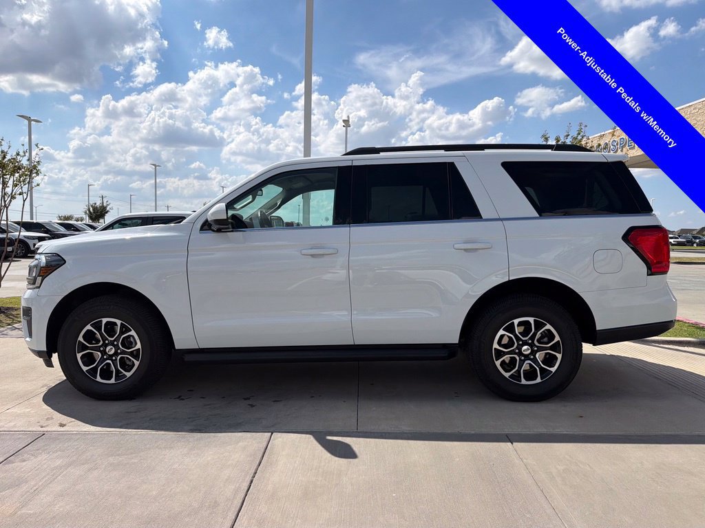 Used 2024 Ford Expedition XLT AWD/4WD image 10