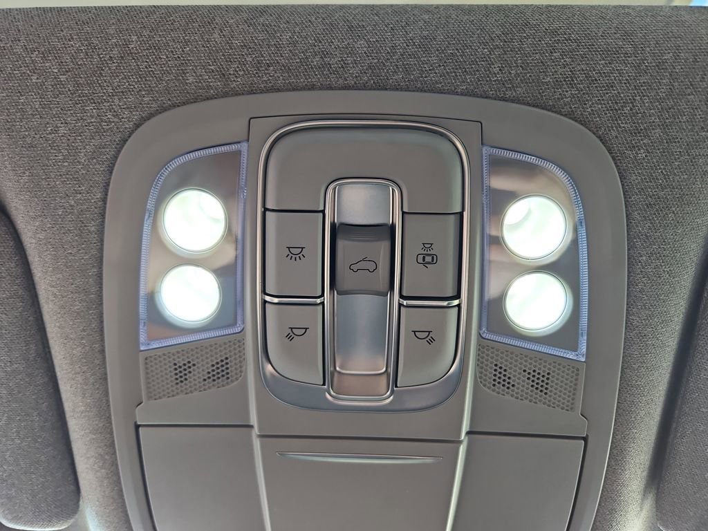 Used 2020 Hyundai Santa Fe Limited FWD image 22