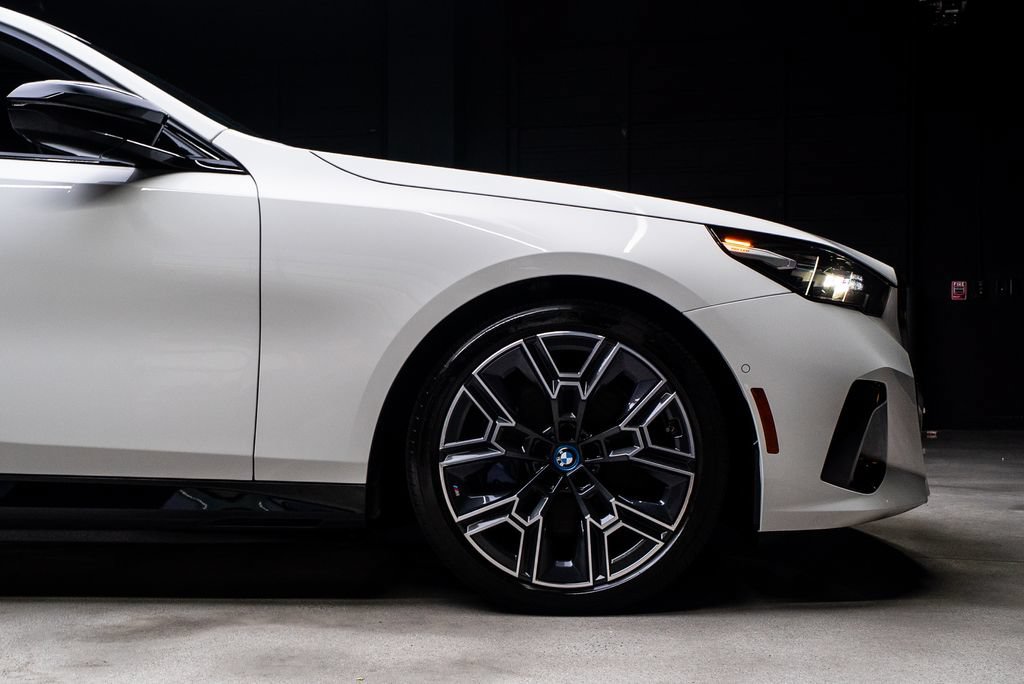 Used 2024 BMW i5 M60 AWD/4WD image 14