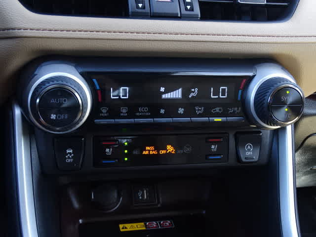Used 2025 Toyota RAV4 Limited w/ Advanced Technology Package FWD image 30
