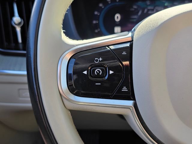 Used 2023 Volvo XC60 B5 Plus AWD/4WD image 27