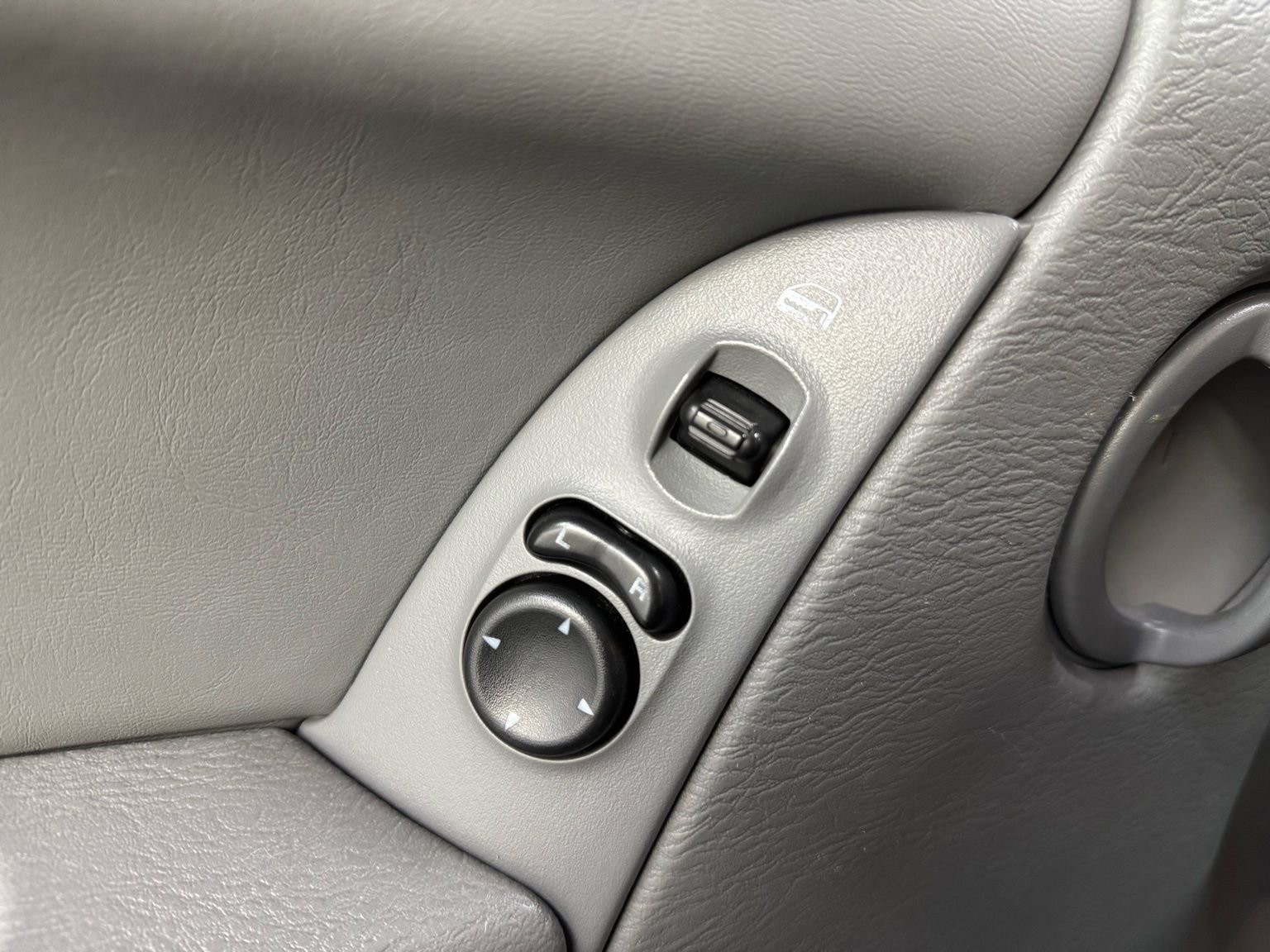 Used 2006 Jeep Liberty Renegade image 21