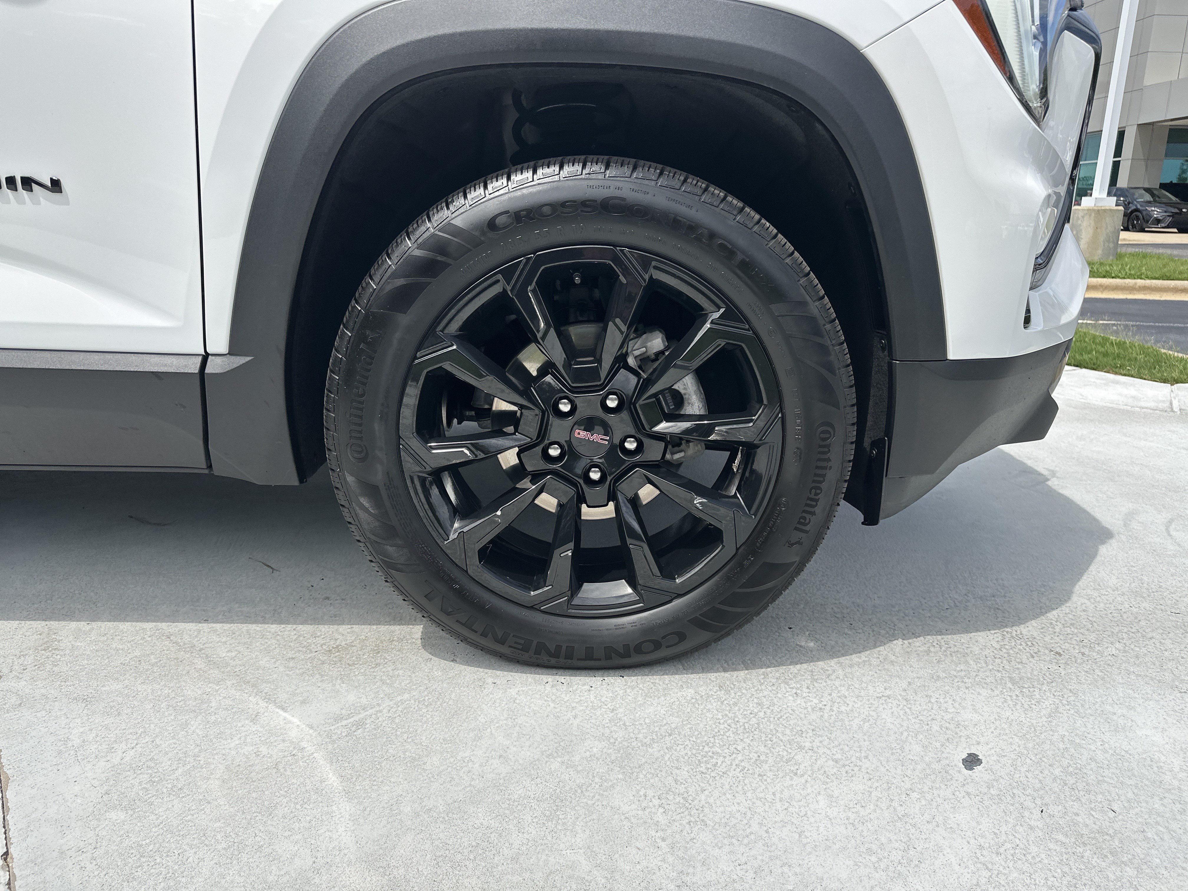 Used 2025 GMC Terrain Elevation w/ Black Edition AWD/4WD image 13