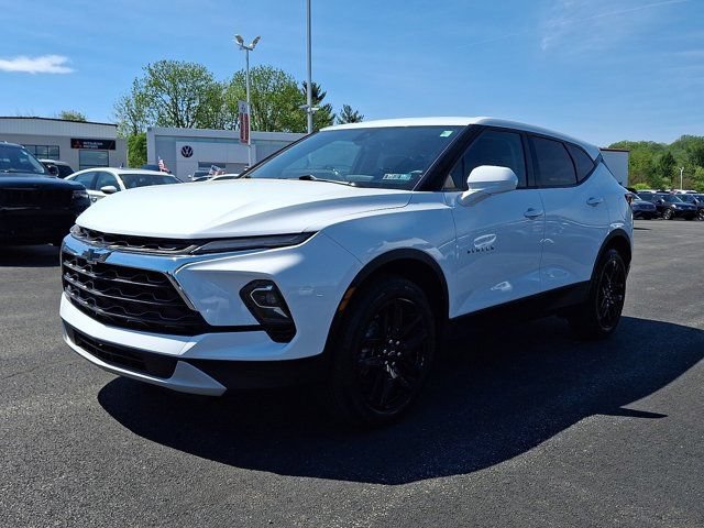 Used 2023 Chevrolet Blazer LT w/ Driver Confidence Package AWD/4WD image 3