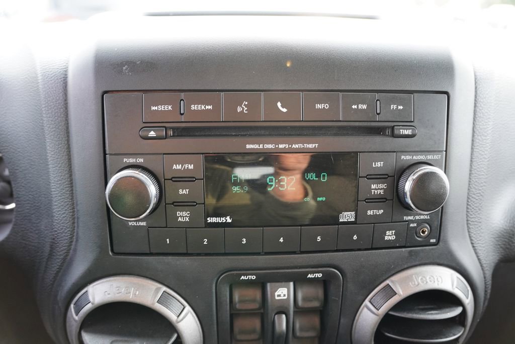 Certified 2018 Jeep Wrangler Unlimited Sport S image 23