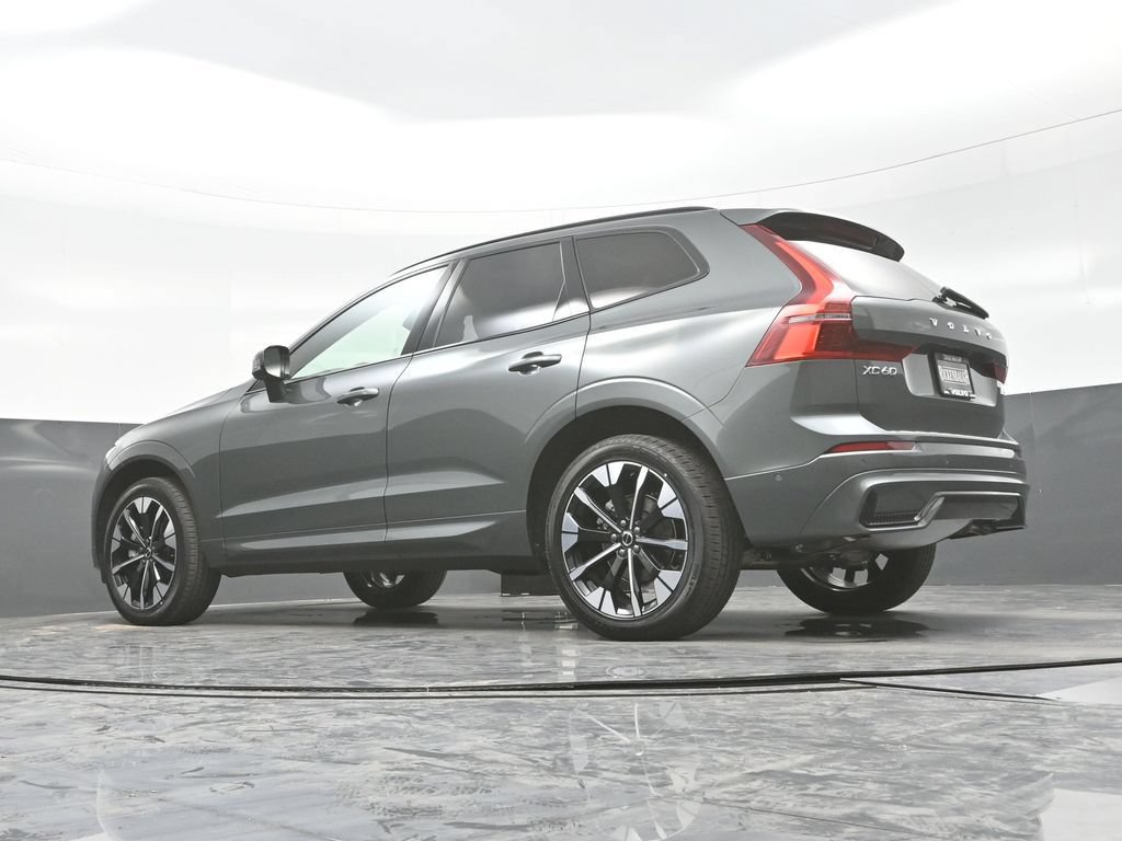 New 2026 Volvo XC60 B5 Plus w/ Protection Package Premier AWD/4WD image 30