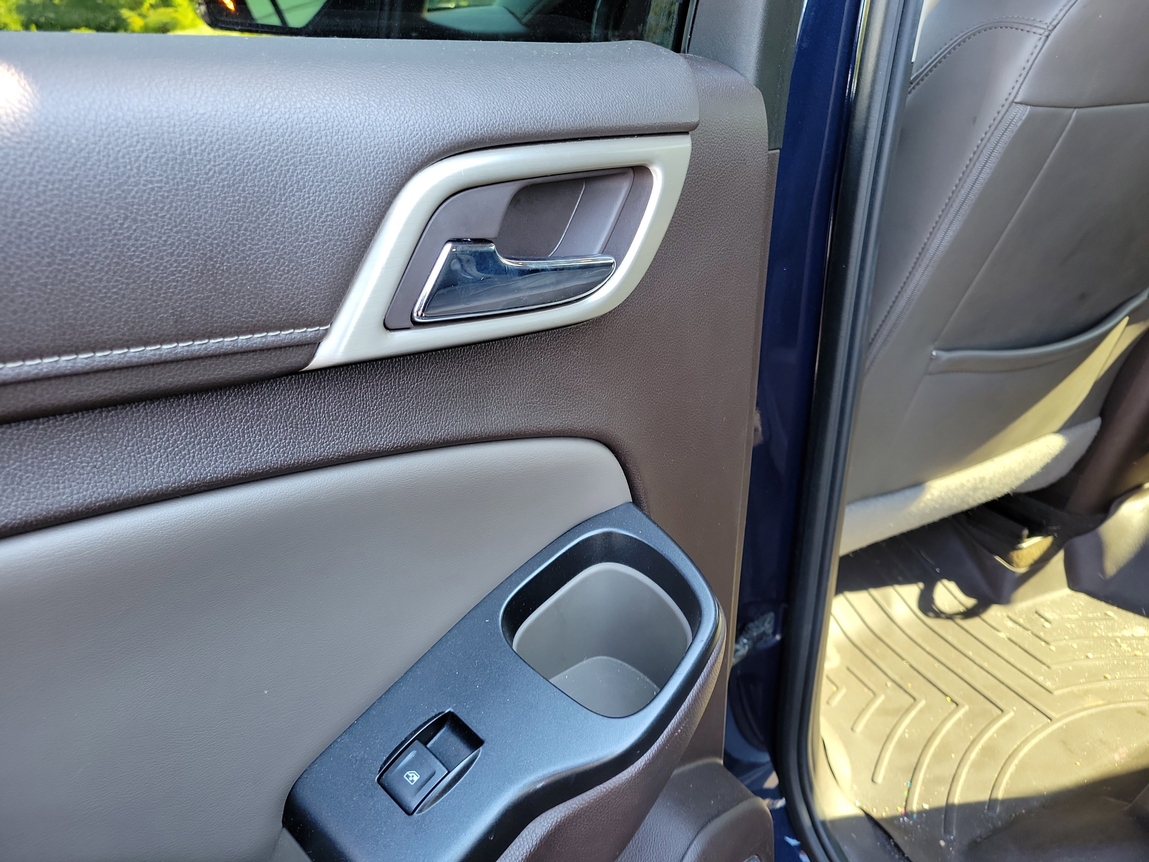 Used 2017 GMC Yukon XL Denali w/ Open Road Package image 13