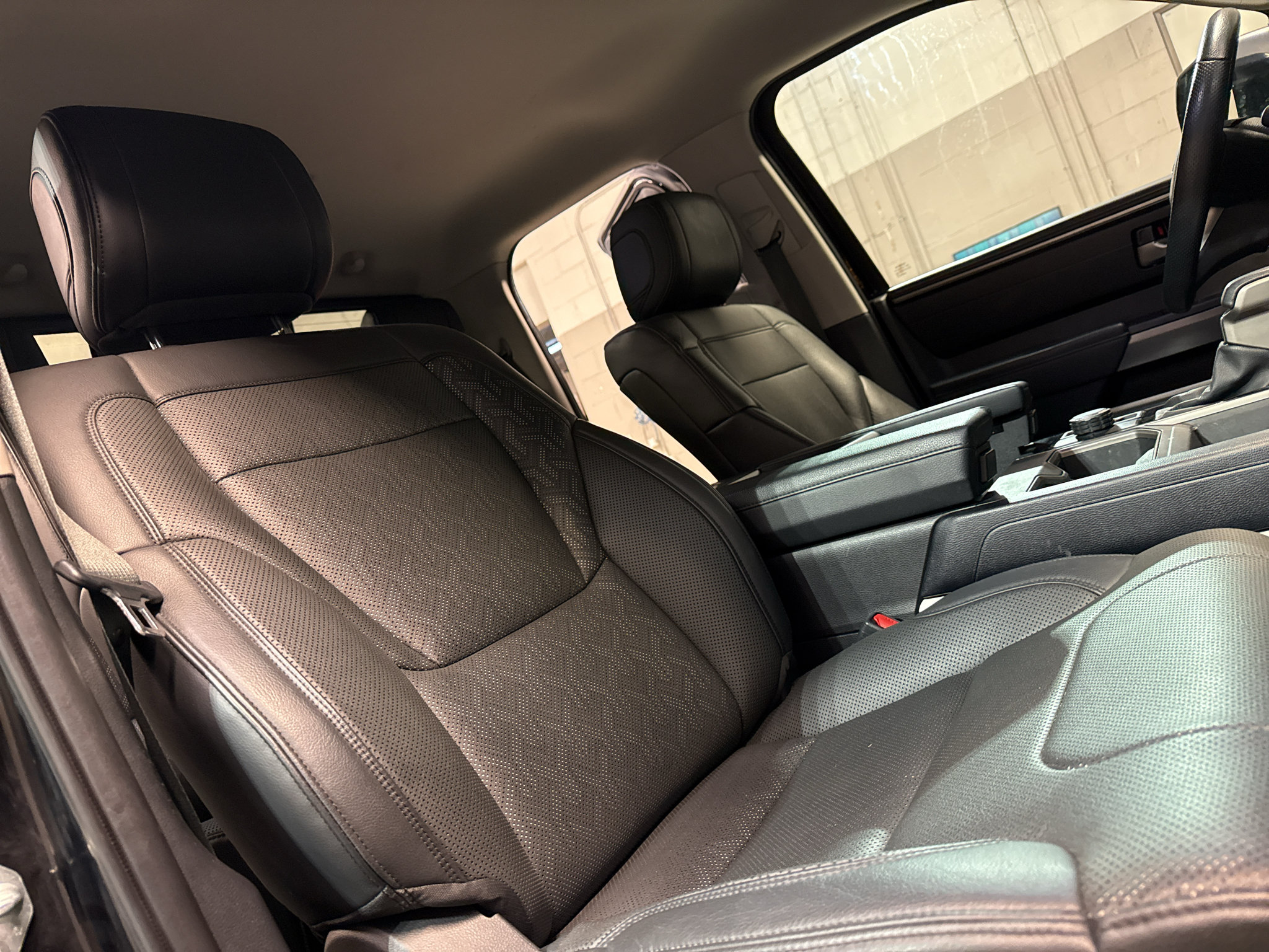 Used 2022 Toyota Tundra SR5 w/ SR5 Premium Package AWD/4WD image 22