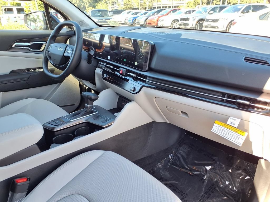 Used 2026 Kia Sportage EX FWD image 12