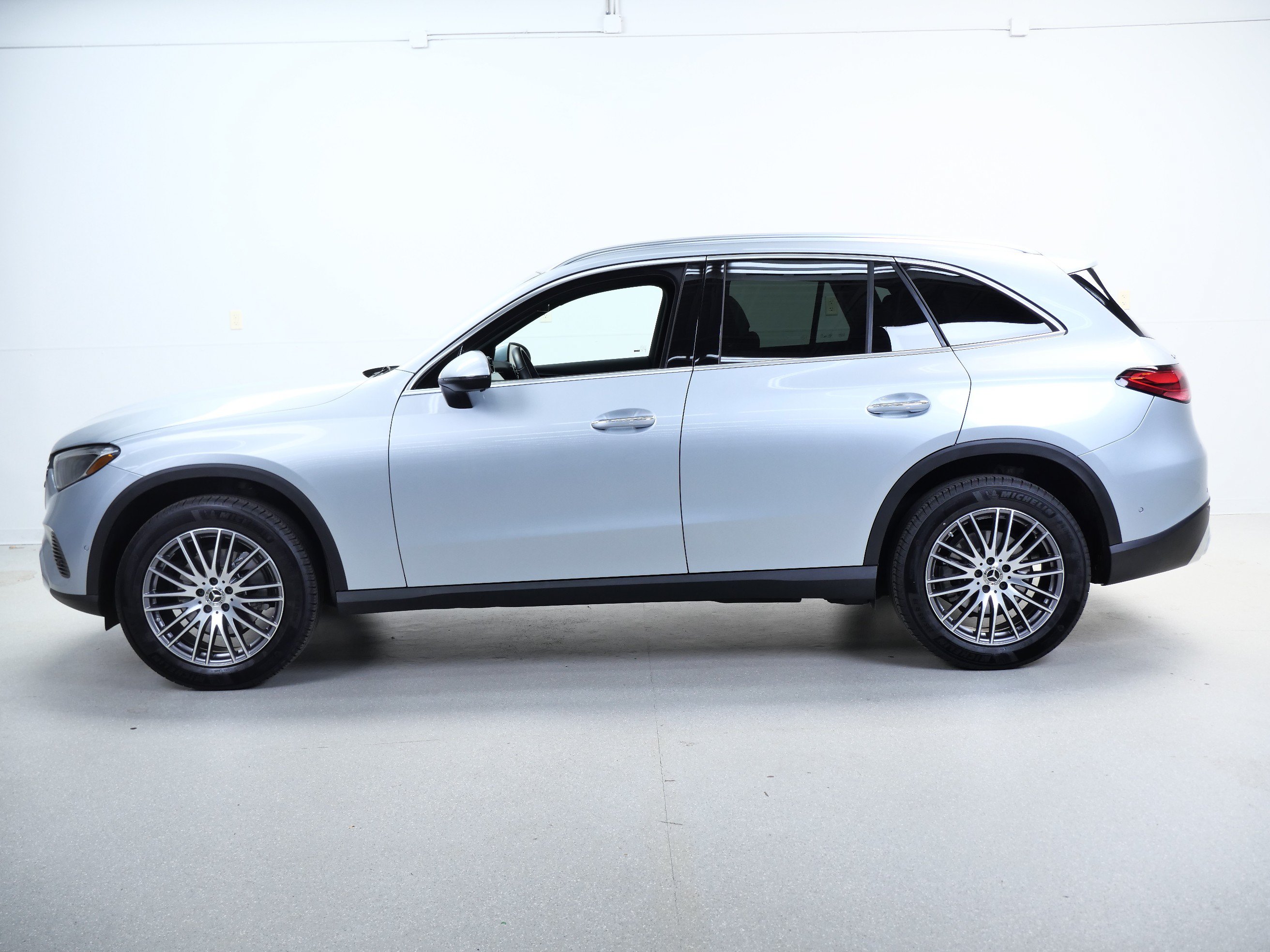 Certified 2026 Mercedes-Benz GLC 300 4MATIC image 9