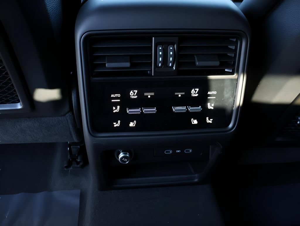 New 2026 Porsche Cayenne E-Hybrid Coupe AWD/4WD image 22