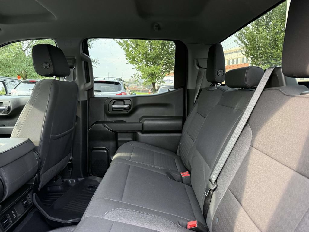 Used 2025 Chevrolet Silverado 1500 Custom w/ LPO, Dark Essentials Package AWD/4WD image 16