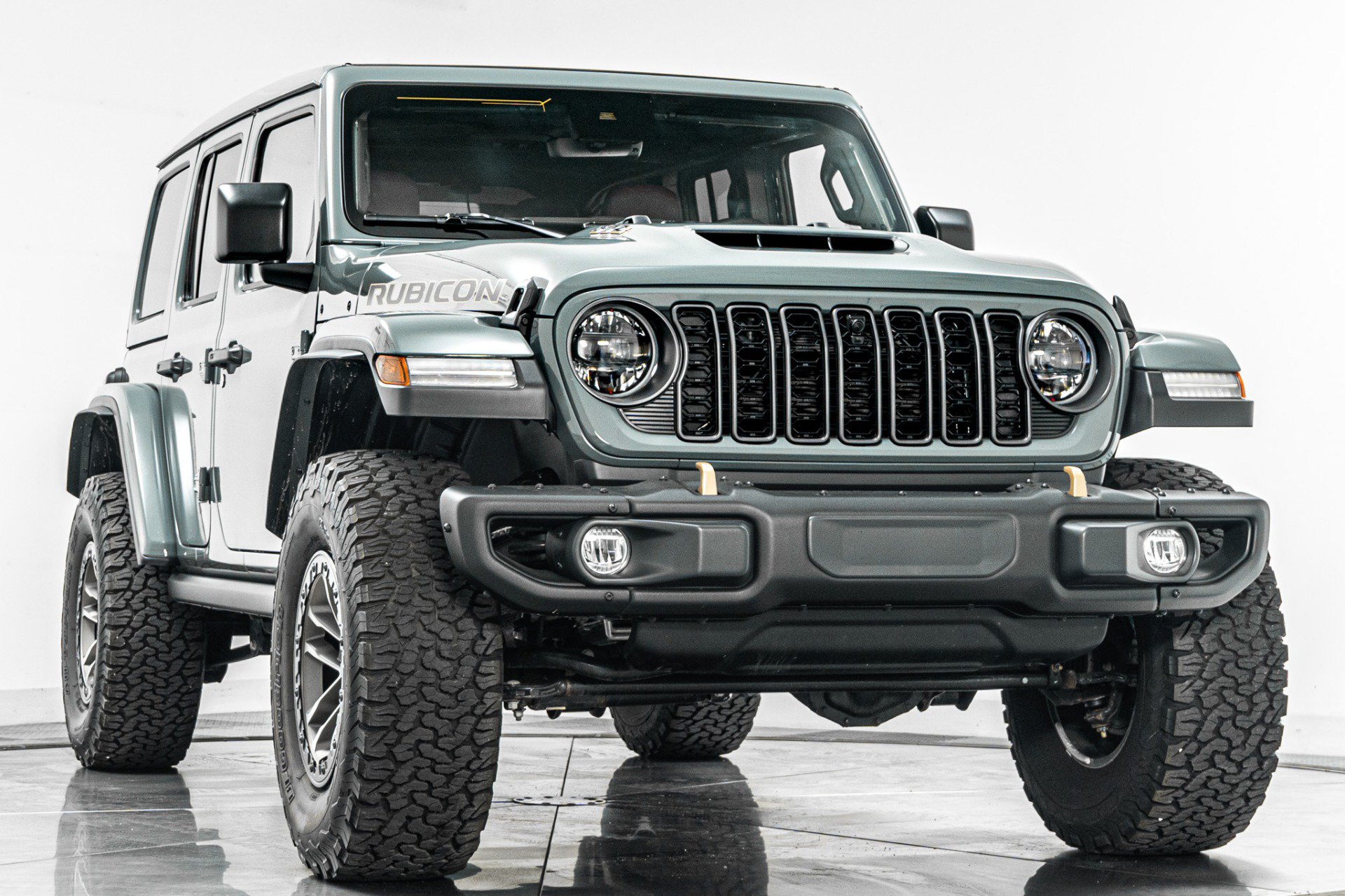 Used 2024 Jeep Wrangler Unlimited Rubicon 392 AWD/4WD image 3