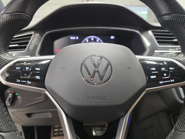 Certified 2024 Volkswagen Tiguan SE R-Line AWD/4WD image 13
