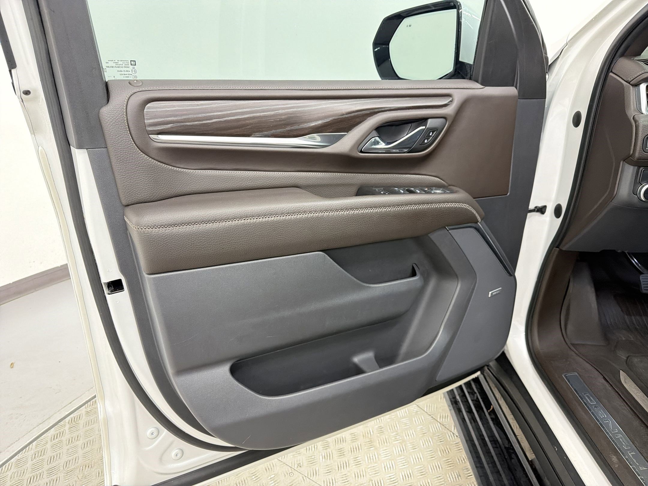 Used 2021 GMC Yukon XL Denali w/ Denali Ultimate Package RWD image 22