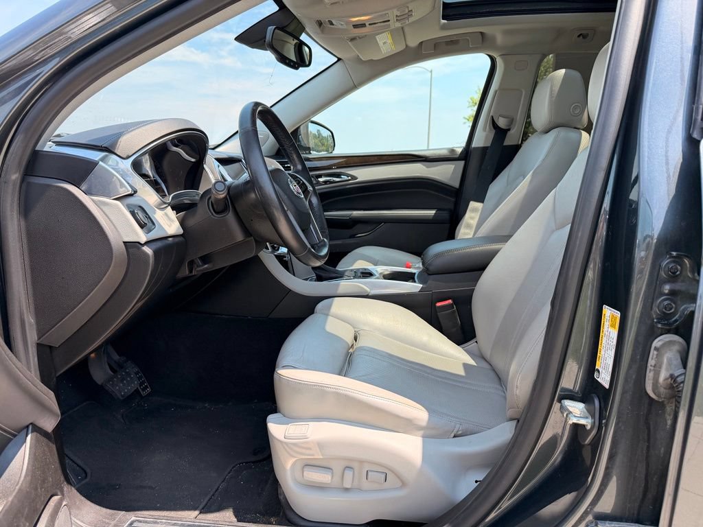Used 2013 Cadillac SRX Luxury w/ Driver Awareness Package FWD image 2
