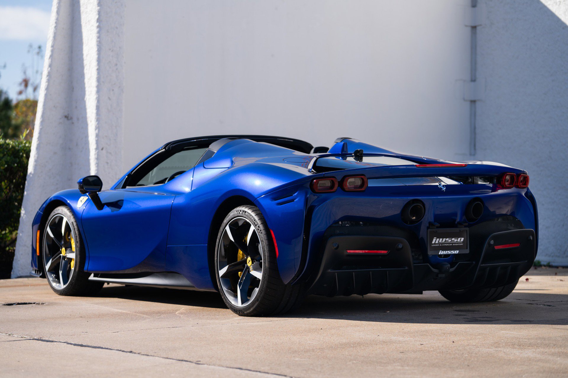 Used 2025 Ferrari SF90 Spider image 17