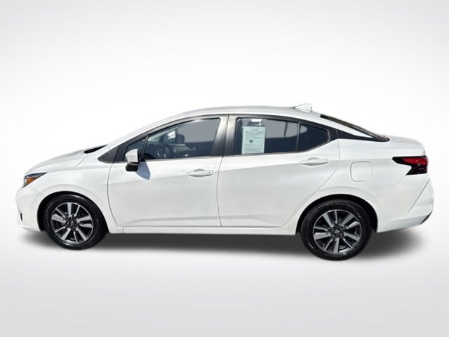 Used 2024 Nissan Versa SV FWD image 5