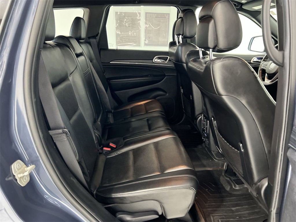 Used 2020 Jeep Grand Cherokee Limited w/ Luxury Group II image 25