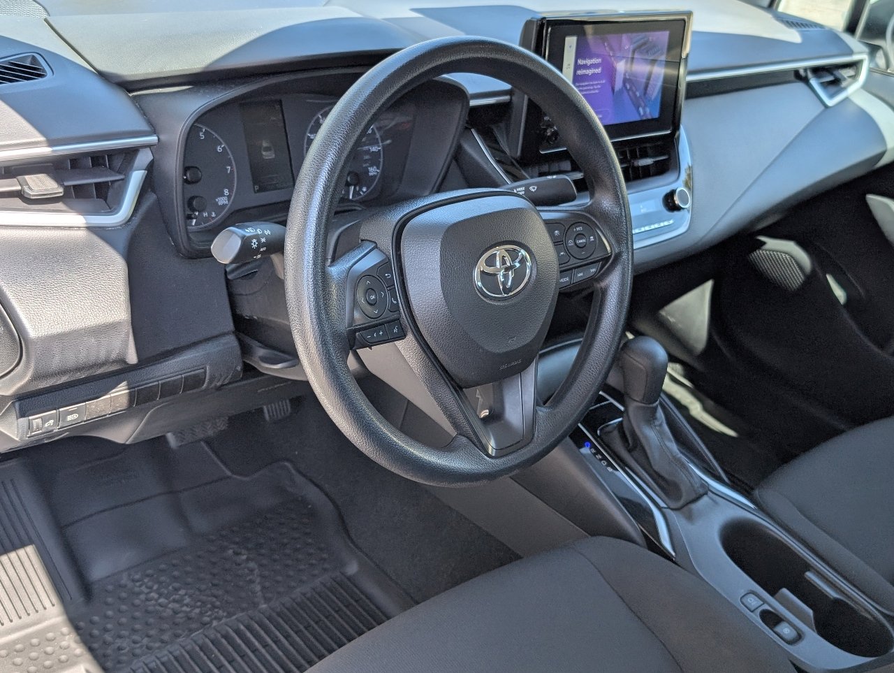 Used 2024 Toyota Corolla LE FWD image 14