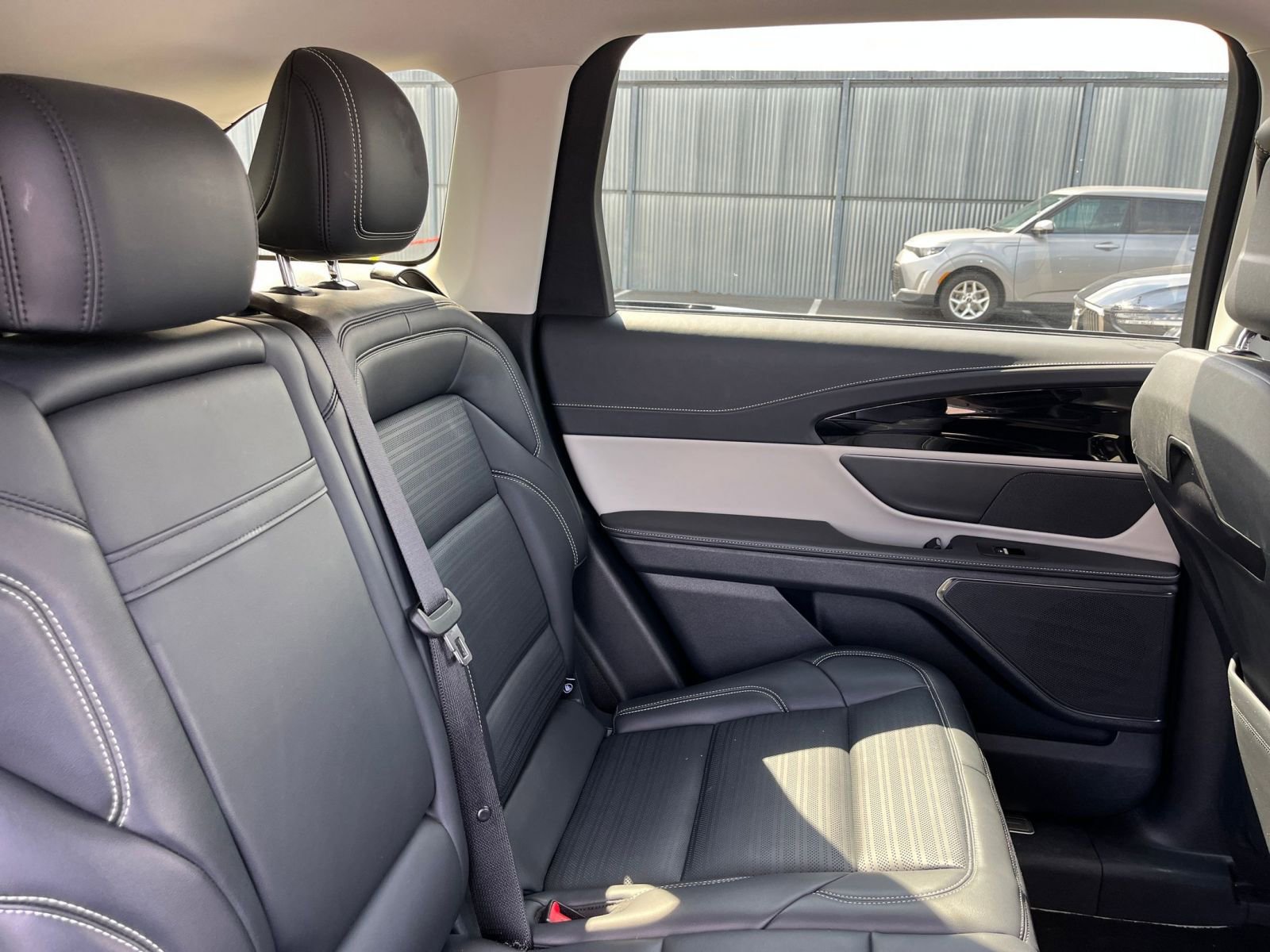 Used 2024 Lincoln Nautilus Reserve image 37