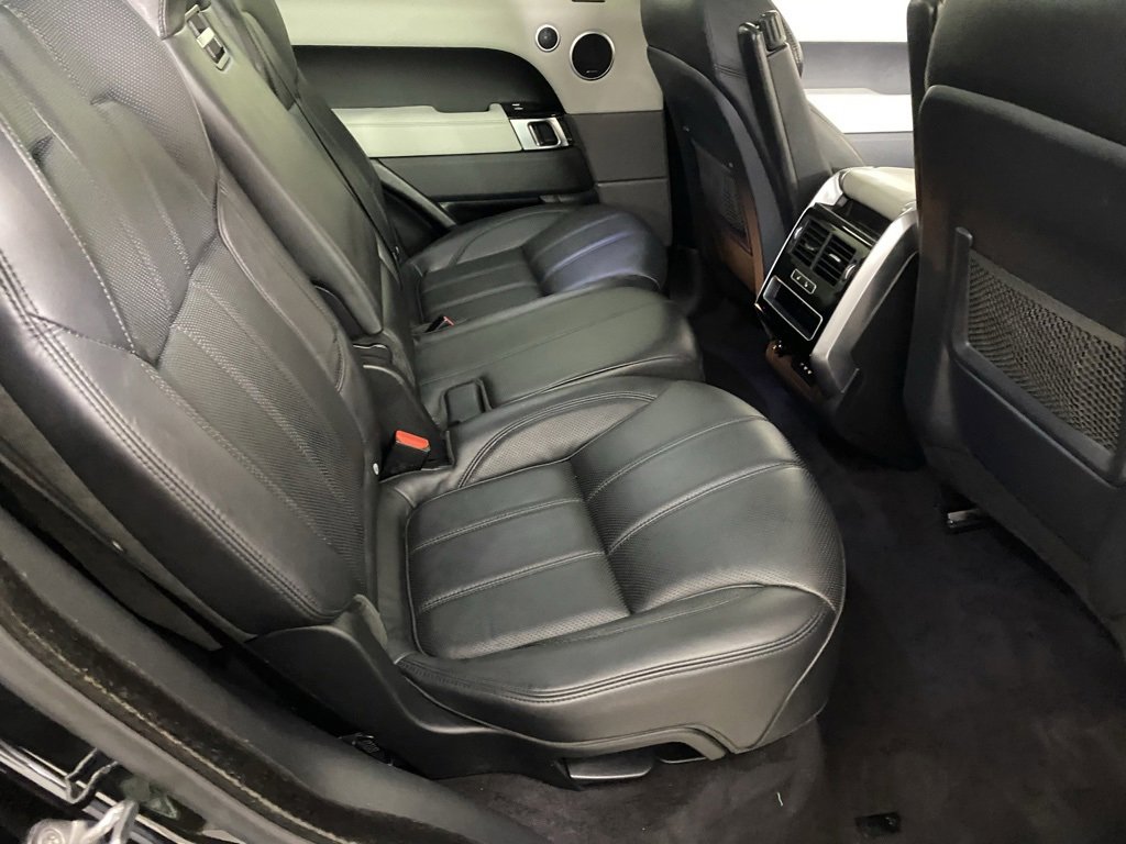 Used 2016 Land Rover Range Rover Sport HSE image 32