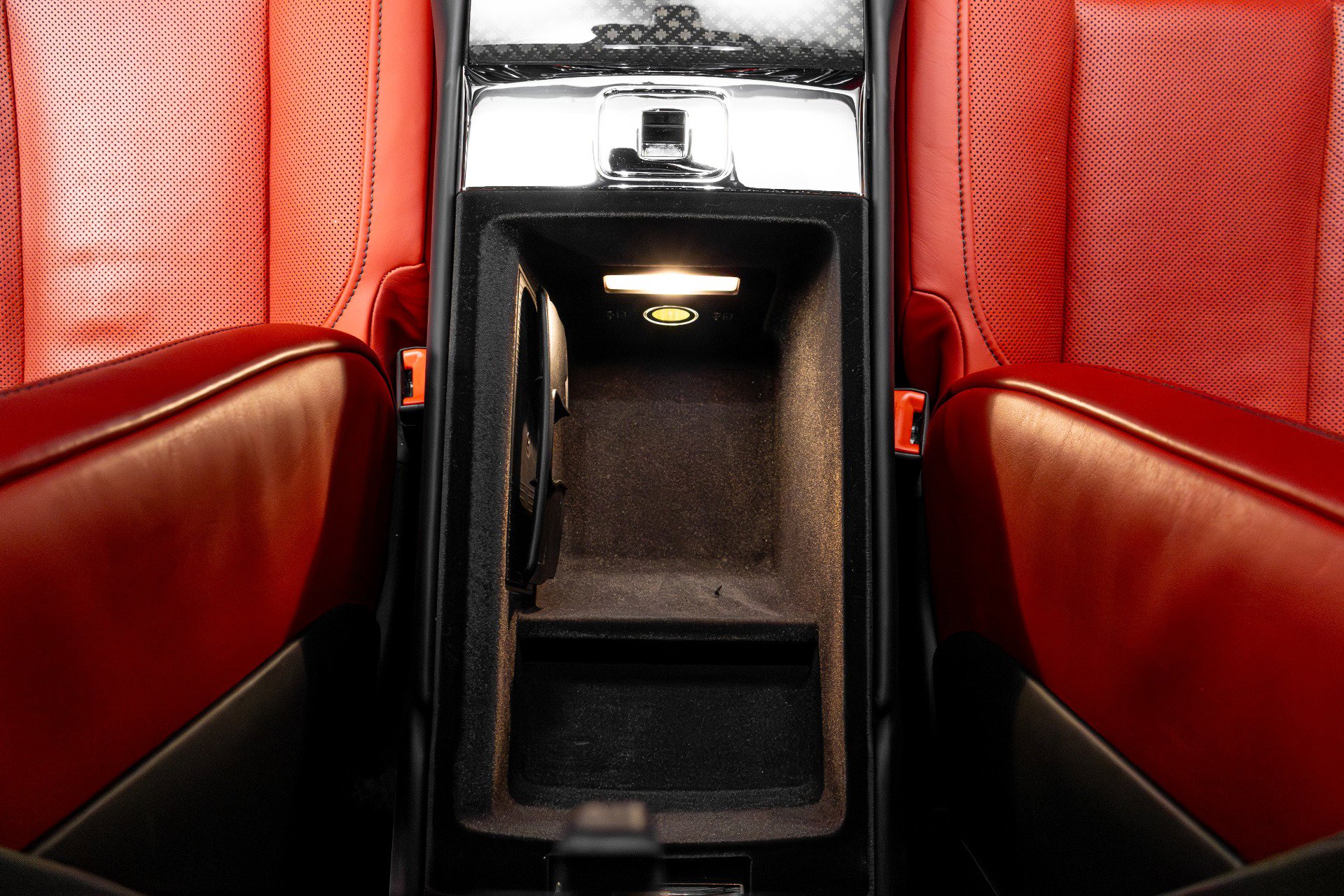 Used 2021 Rolls-Royce Cullinan Black Badge image 35