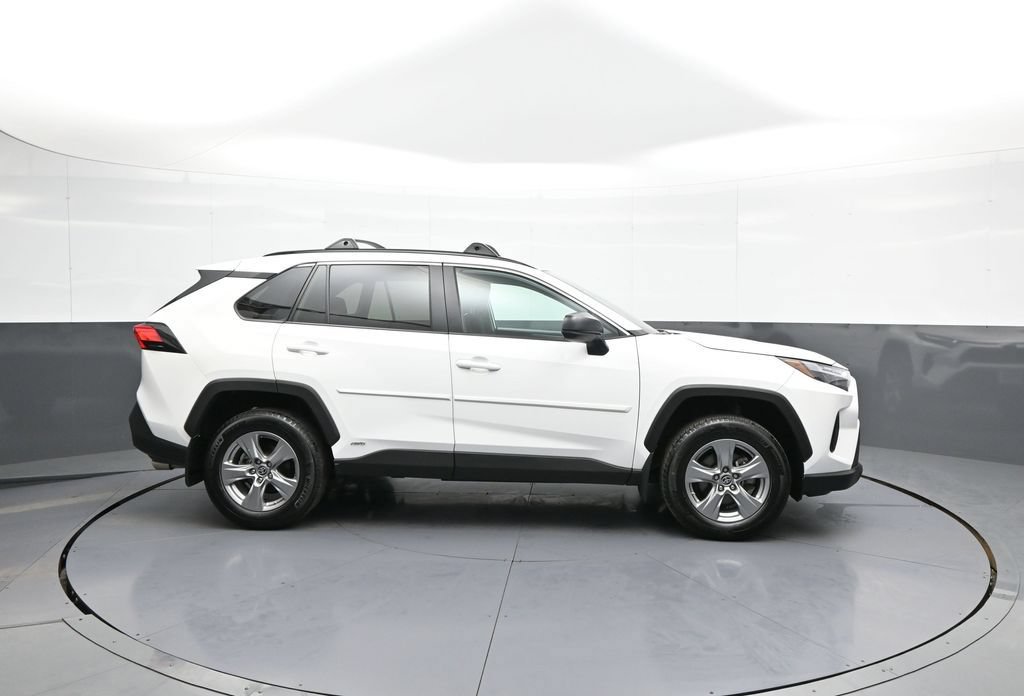 Certified 2024 Toyota RAV4 LE AWD/4WD image 5