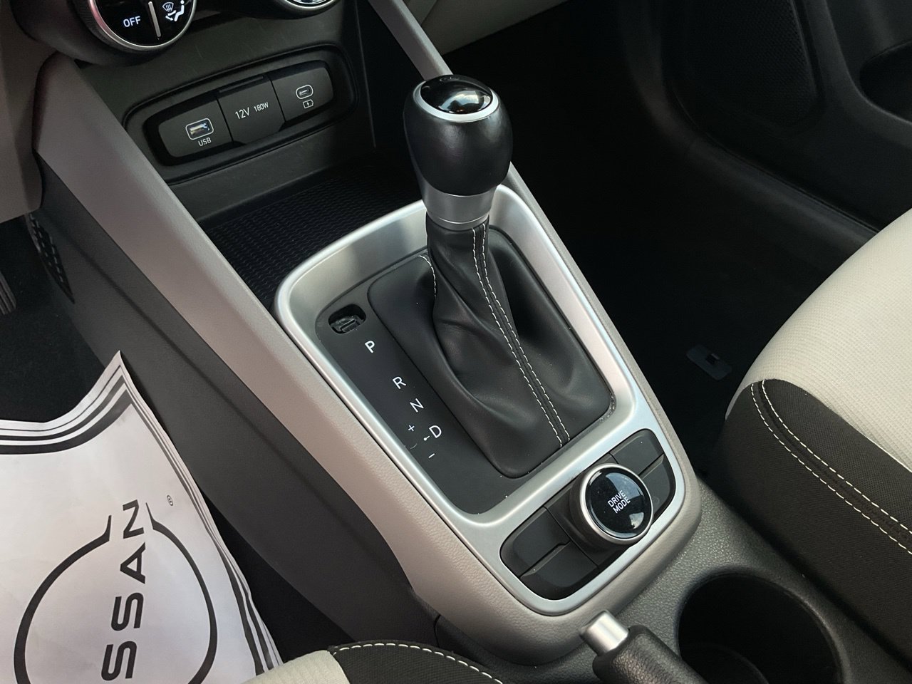 Used 2025 Hyundai Venue SEL FWD image 23