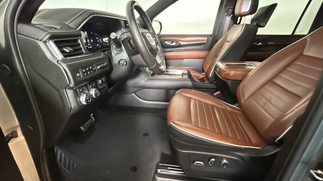 Used 2024 GMC Yukon XL Denali Ultimate w/ LPO, Floor Liner Package AWD/4WD image 12