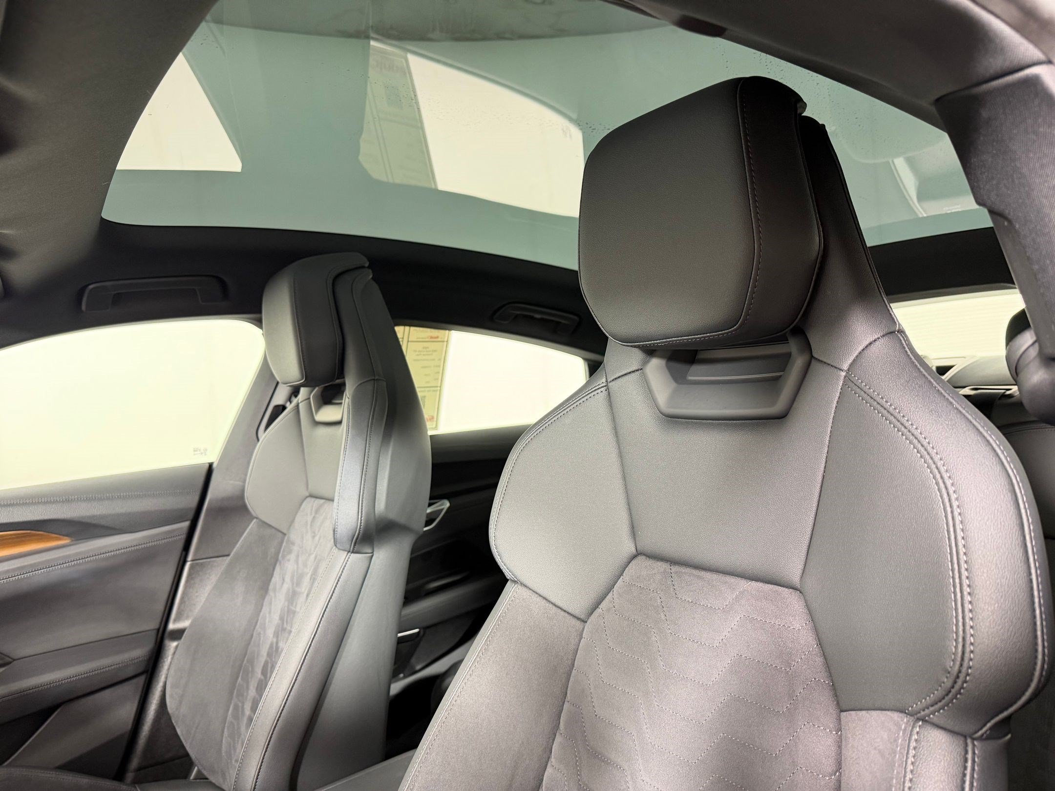 Used 2023 Audi e-tron GT Premium Plus AWD/4WD image 16
