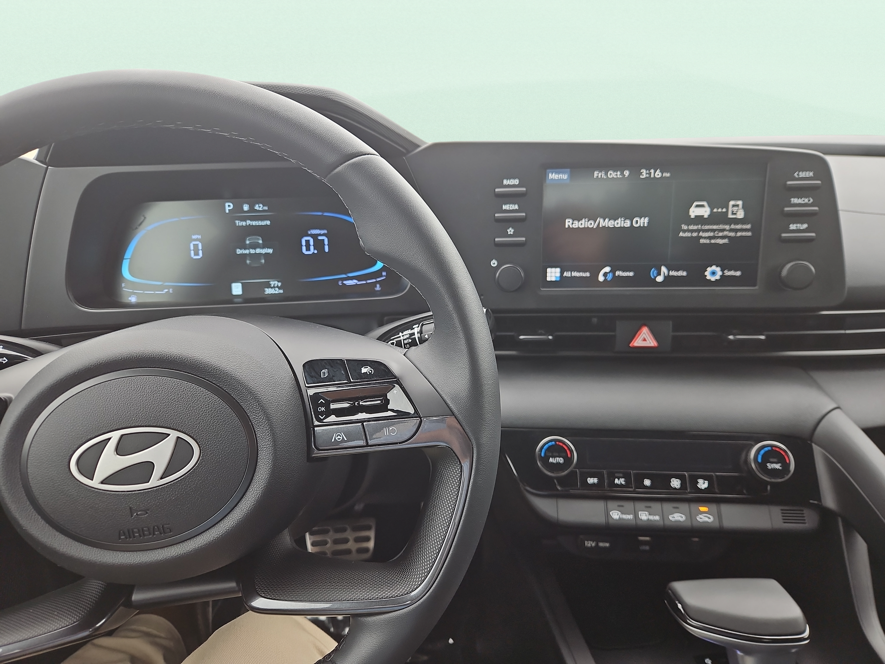 Certified 2026 Hyundai Elantra Sport w/ Cargo Package FWD image 10