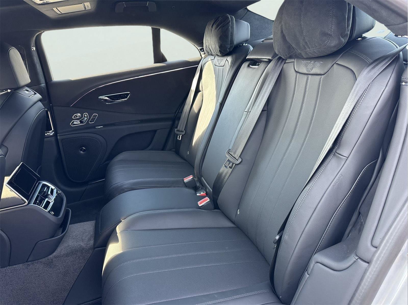 New 2026 Bentley Flying Spur V8 AWD/4WD image 33
