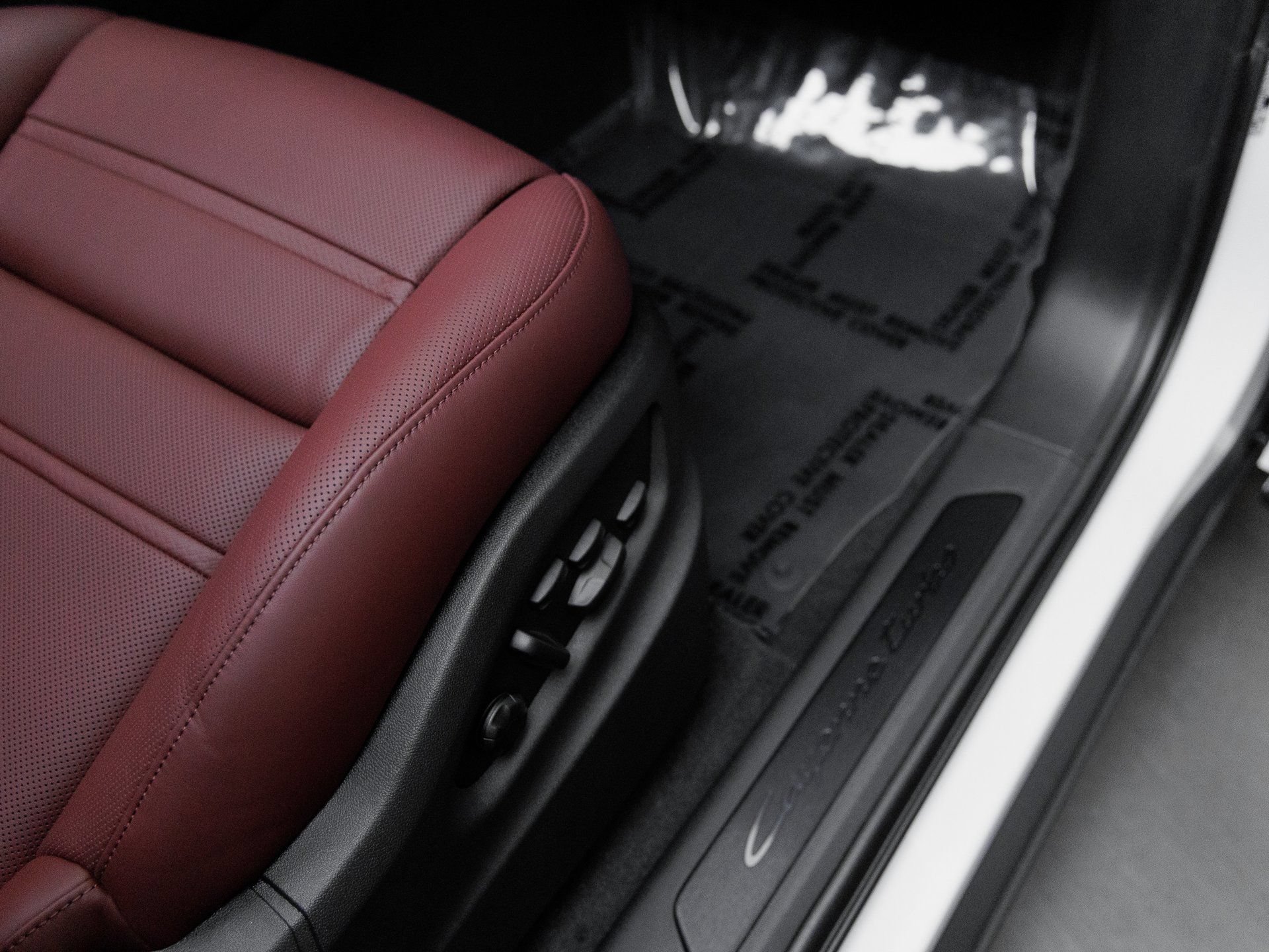 New 2026 Porsche Cayenne Turbo AWD/4WD image 40