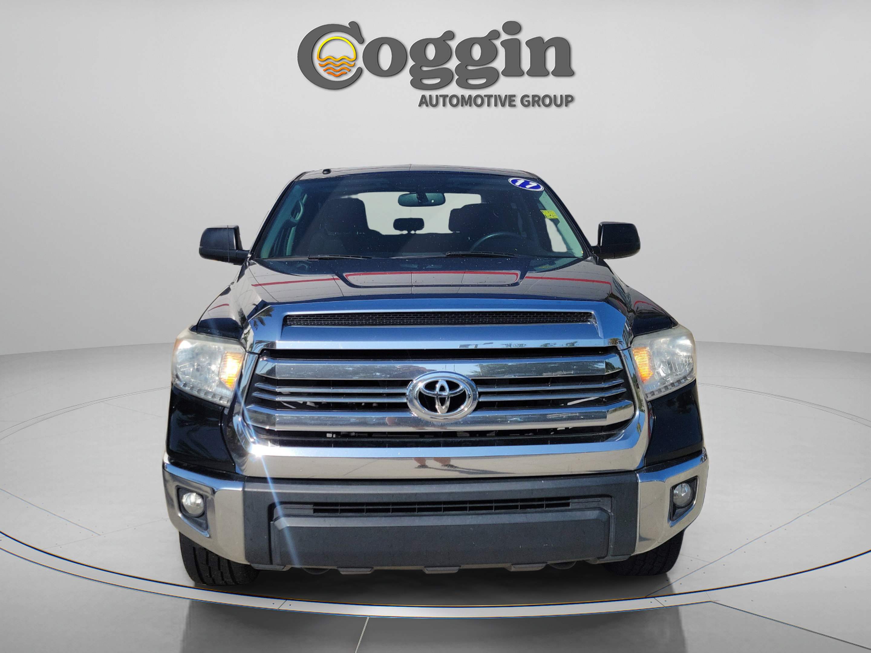 Used 2017 Toyota Tundra SR5 w/ SR5 Upgrade Package AWD/4WD image 5