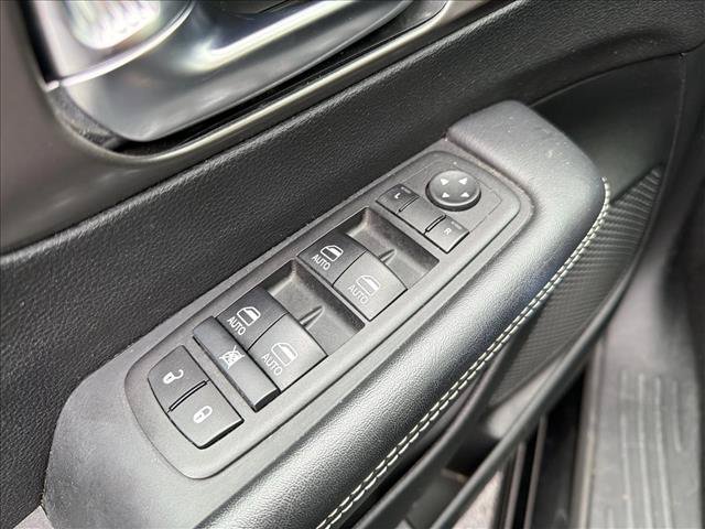 Used 2025 Chrysler Pacifica Select FWD image 21