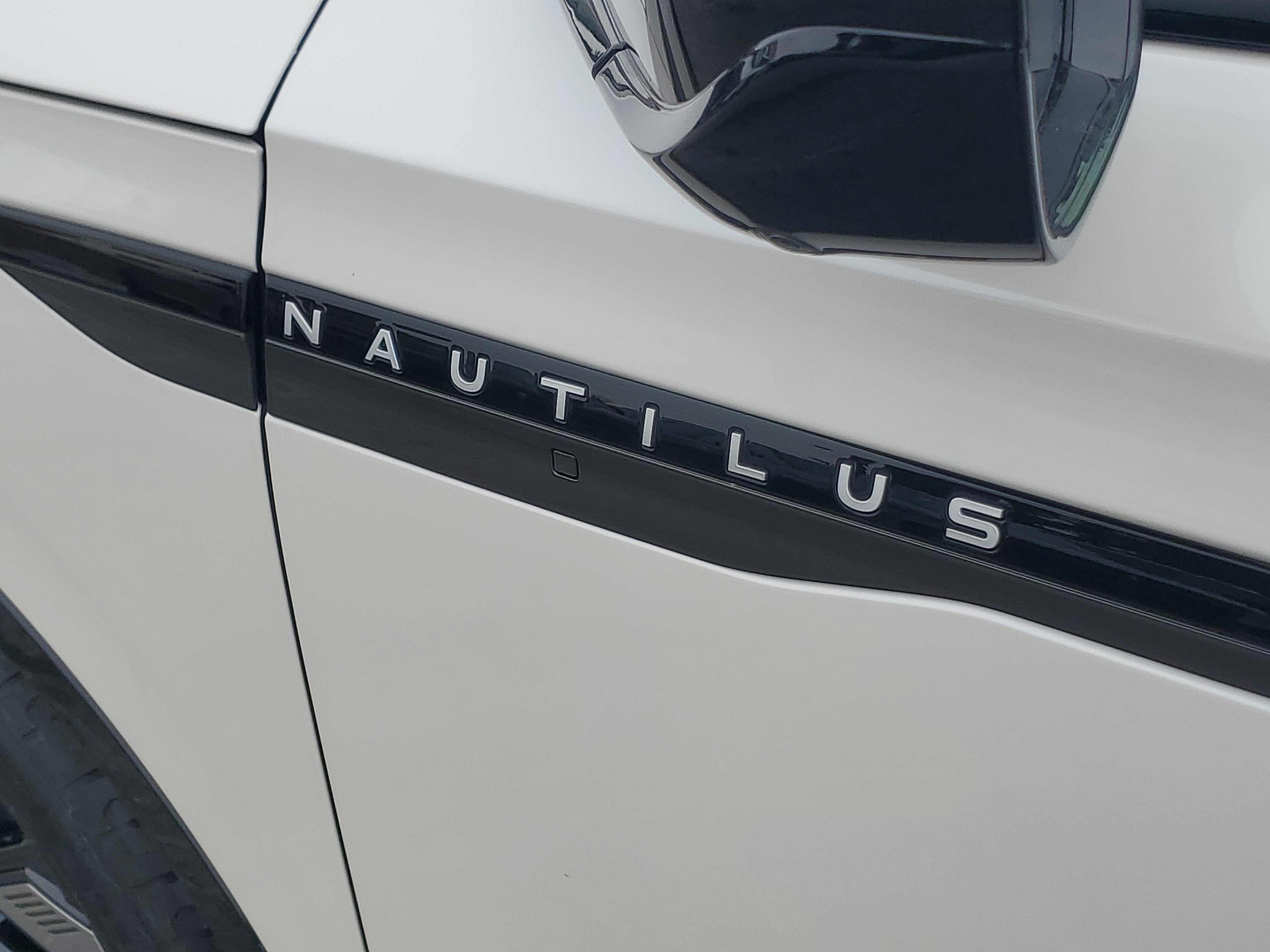 New 2026 Lincoln Nautilus Reserve w/ Jet Appearance Package image 7