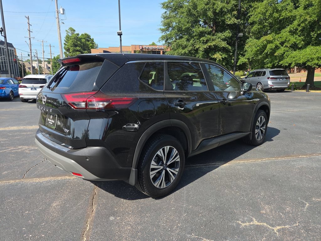 Used 2023 Nissan Rogue SV FWD image 5