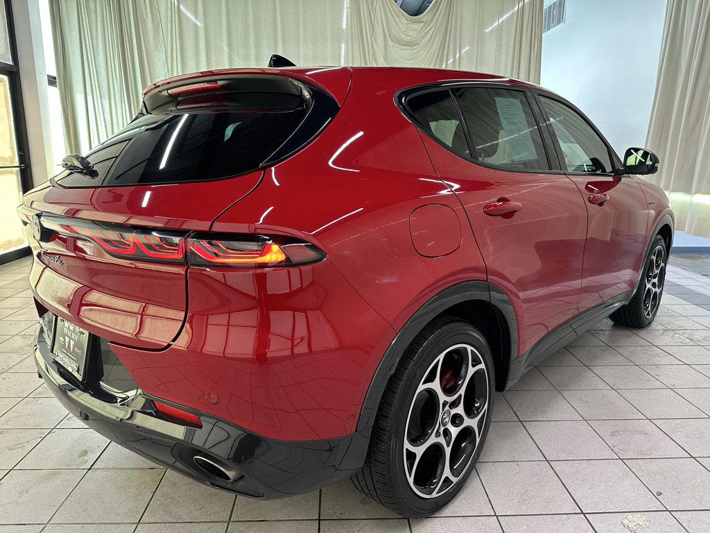 Used 2024 Alfa Romeo Tonale Veloce w/ Active Assist Package AWD/4WD image 5