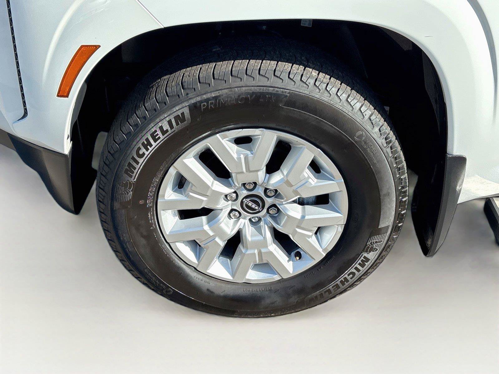 Used 2024 Nissan Frontier SV RWD image 29