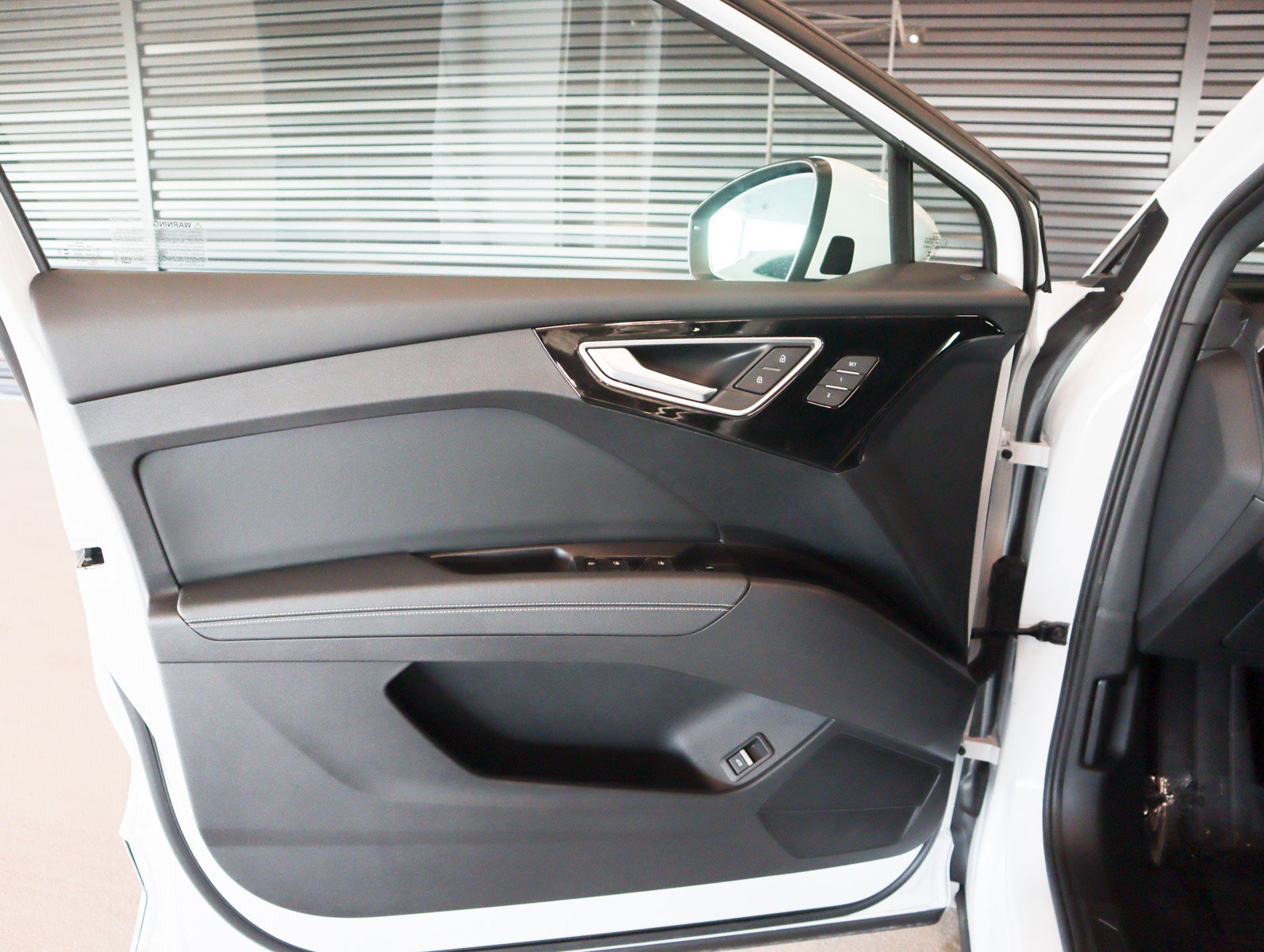 Used 2024 Audi Q4 e-tron Premium Plus w/ Premium Plus image 26