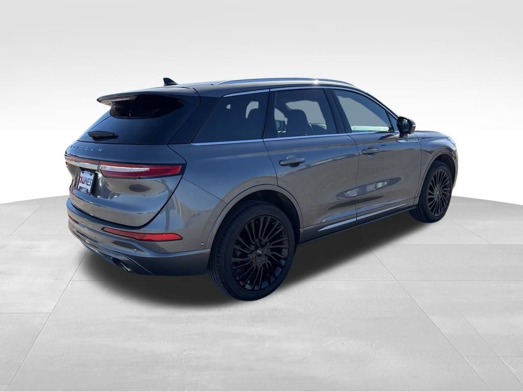 Used 2021 Lincoln Corsair Reserve image 9