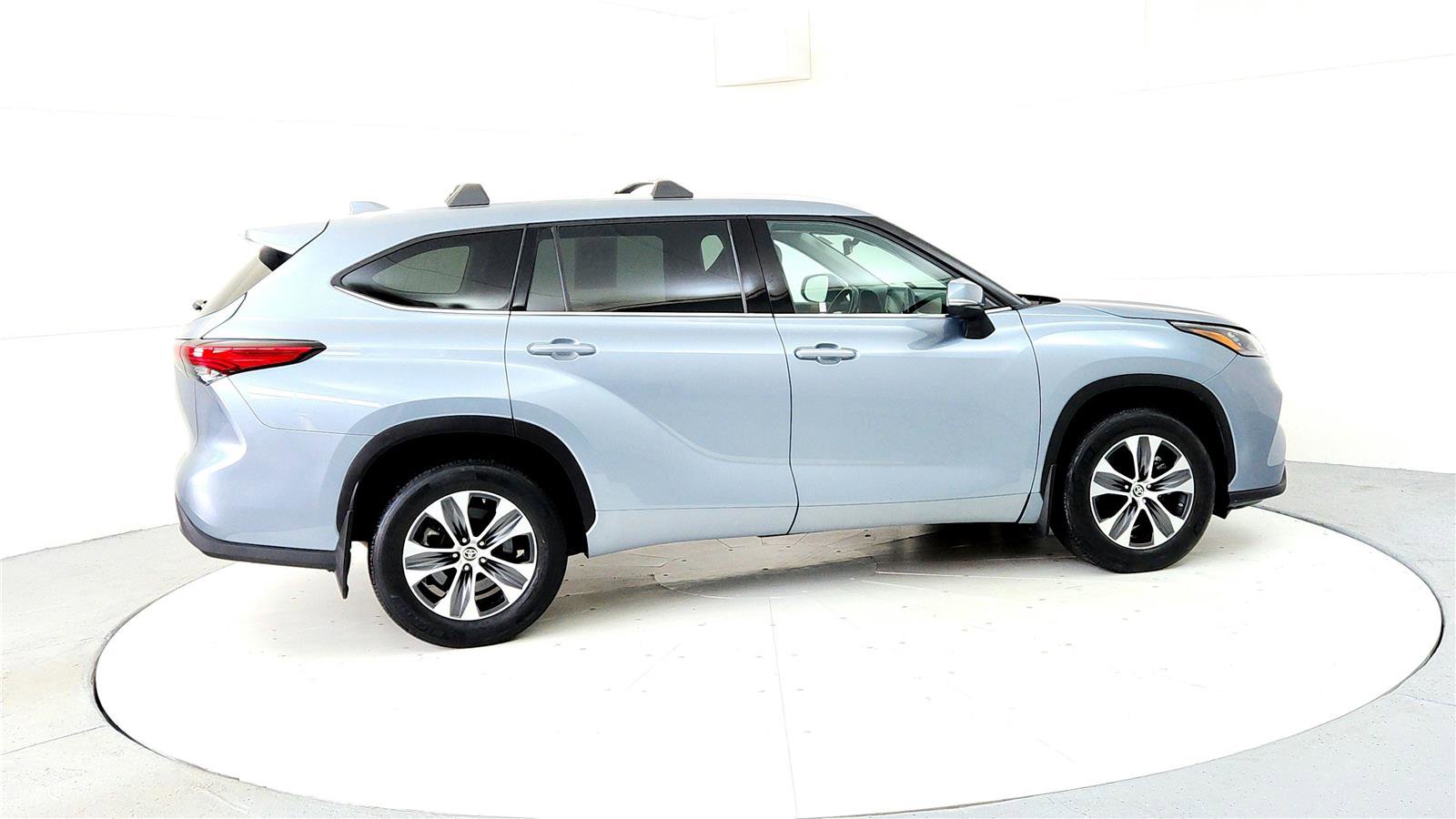 Certified 2020 Toyota Highlander XLE image 6
