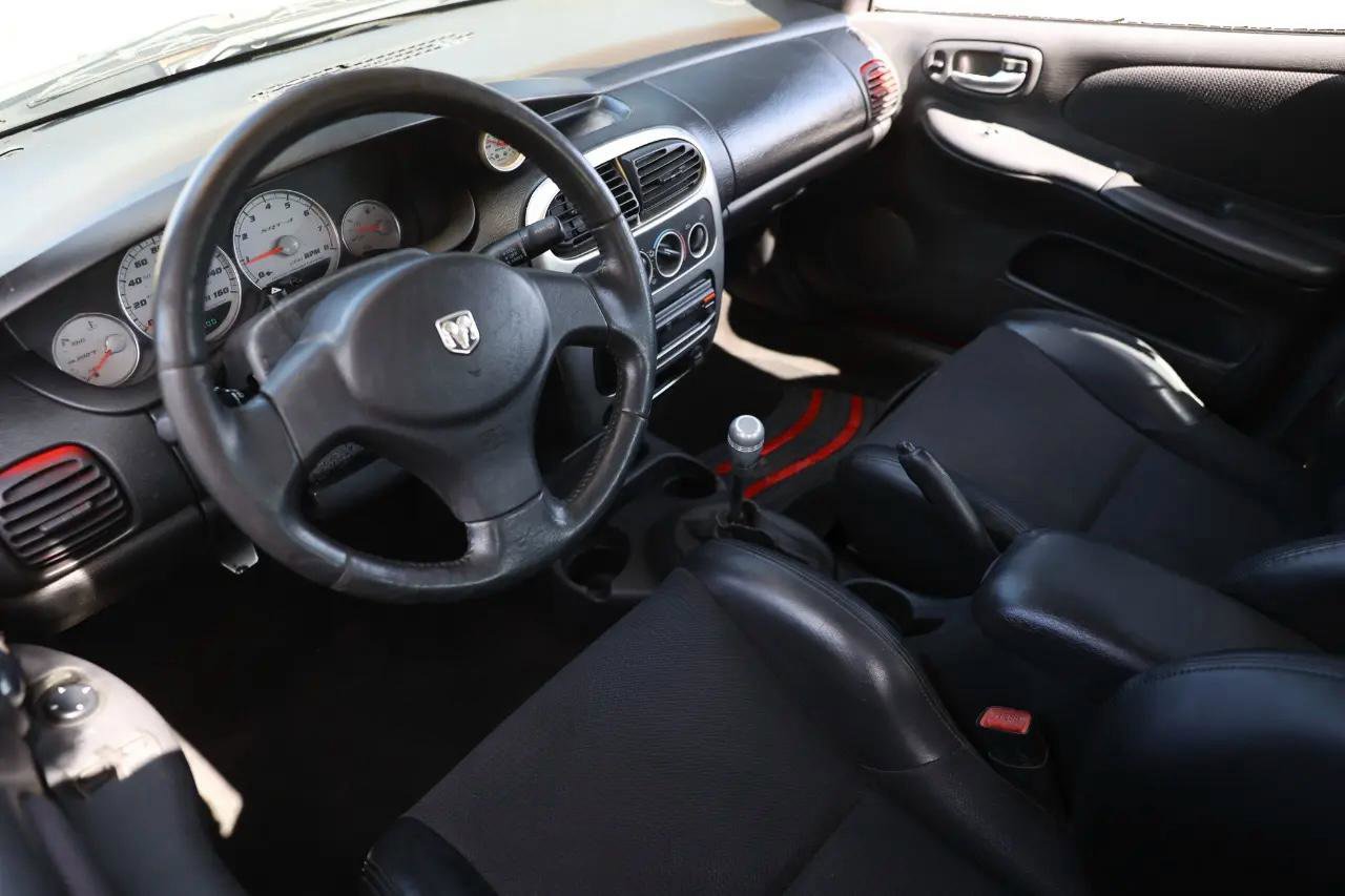 Used 2003 Dodge Neon image 4